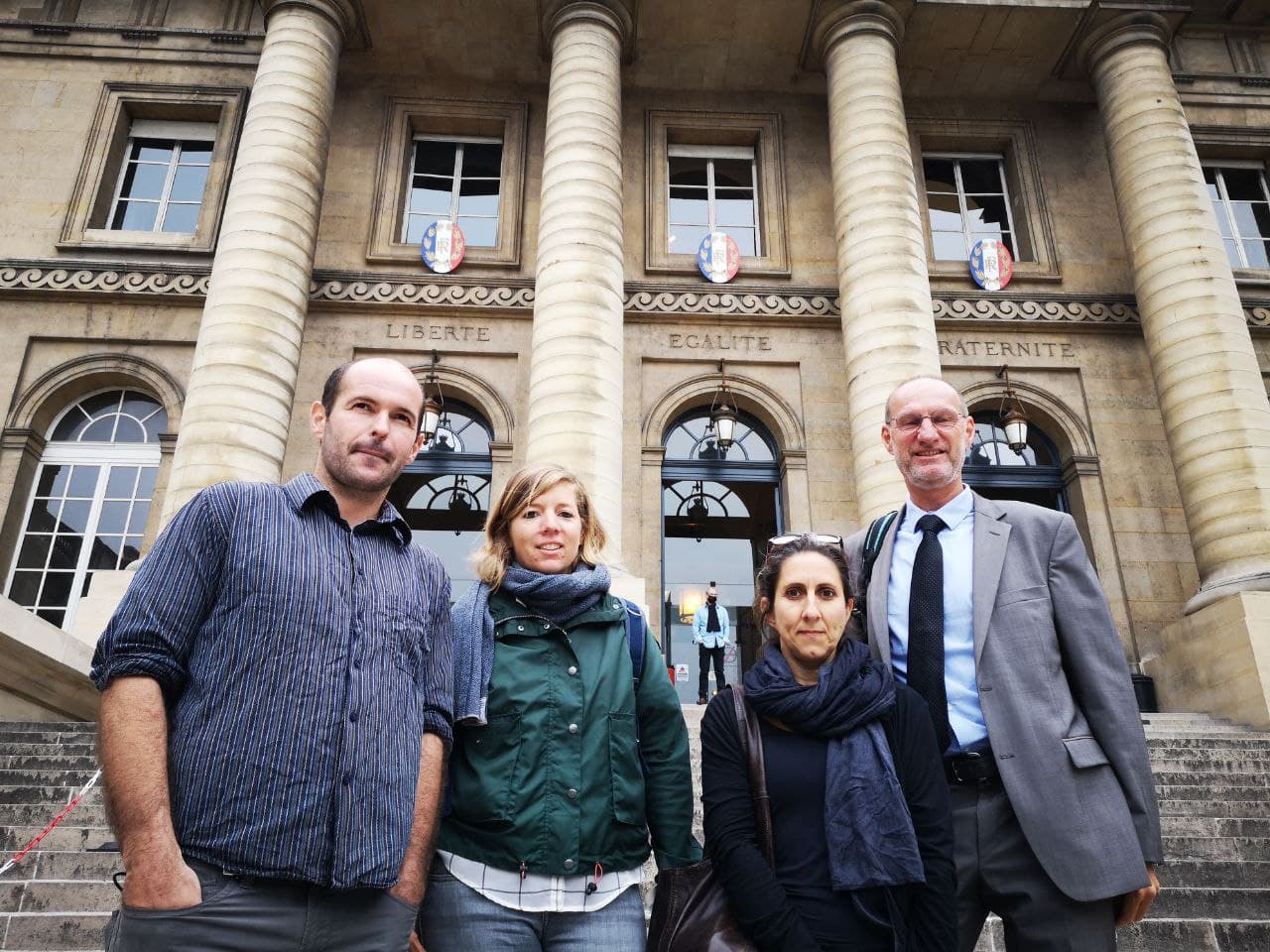 Quatre décrocheurs devant la Cour de cassation à Paris le 23 juin 2021