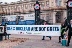 Action : gaz fossile & nucléaire, l’alliance toxique d’E. Macron : image à la une