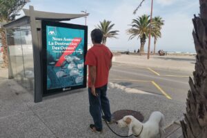 De fausses publicités d’AXA affichées dans le monde entier : image à la une